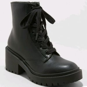 Woman's Brie Lace-Up Combat Boots